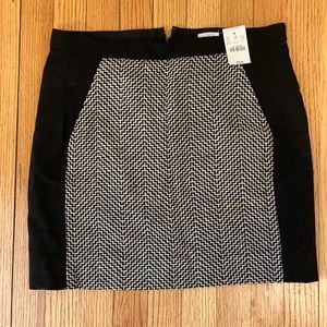 NWT J. Crew Factory Black & Grey Tweed Mini w/Pockets. Size 4